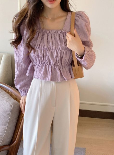 Crop Top Outfits Korean Style, Women Loose Shirt, Japanese Fashion Women, Outfit Korean Style, Blouse Casual Fashion, Western Outfits Women, Fashion Muslim, Fashion Tops Blouse, Diy Clothes Life Hacks