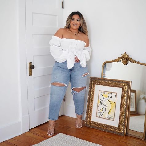 KRISTAL HEREDIA (@kristalheredia) • Instagram photos and videos Mid Sized Outfits, Plus Size Western Wear, Outfits Gorditas, Look Plus Size, Thank Me Later, Curvy Jeans, I Love A, Curvy Girl Outfits, Curvy Outfits