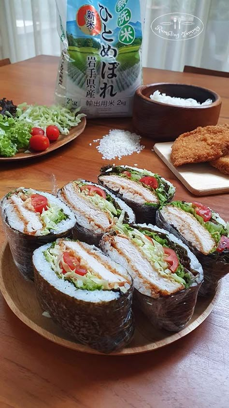 Asian Cafe Food, Onigirazu Recipe, Tonkatsu Aesthetic, Asian Lunch, Vegan Onigirazu, Bento Ideas, Chicken Katsu Onigirazu, Aesthetic Onigiri, Vegan Japanese Onigiri