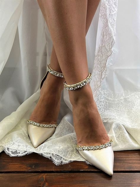 Block Heel Wedding Shoes, Champagne Wedding Shoes, Ivory Bridal Shoes, Bridal Heels, Wedding Shoes Heels, Ivory Bridal, Champagne Wedding, Wedding Sandals, Womens Wedding Shoes