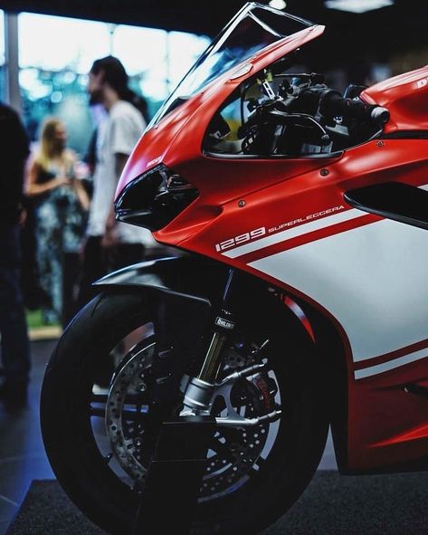 Dream bike?👀😍 #panigalekings | credit? Bikes Wallpaper Iphone, Ducati Wallpaper, 1299 Superleggera, Ducati 1299 Panigale, 1299 Panigale, Ducati 1299, Ducati Motorbike, Bike Wallpaper, Xe Ducati