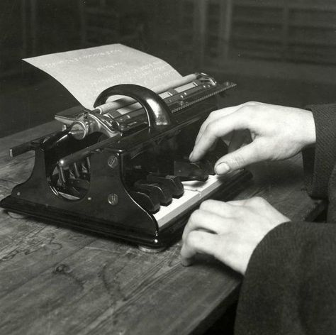 picture+of+braille+writer | Braille writer, 1920. S) | Blindness and Low Vision history | Pintere ... Low Vision, Desk Light, Typewriter, Blinds, Technology, History, Pins