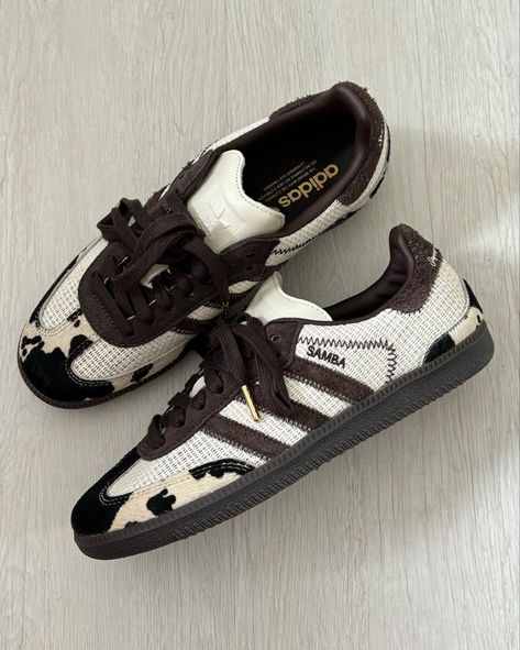 Adidas Samba Outfit, Samba Outfit, Dr Shoes, Skandinavian Fashion, Funky Shoes, Shoe Inspo, Girly Shoes, Aesthetic Shoes, Swag Shoes