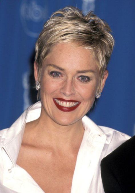 There is a perfect hair style for you, you just need to identify the shape of your face Sharon Stone Short Hair, Sharon Stone Hairstyles, Short Grey Hair, Super Short Hair, Edgy Short Hair, Sharon Stone, Hot Hair Styles, Penteado Cabelo Curto, Short Pixie Haircuts