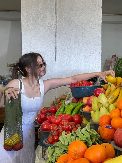 Fresh Market Aesthetic, Farmers Market Instagram Pictures, Market Shopping Aesthetic, Farmers Market Pictures, Farmers Market Photoshoot, Trip Moodboard, Merch Shoot, Farmers Market Aesthetic, Market Aesthetic