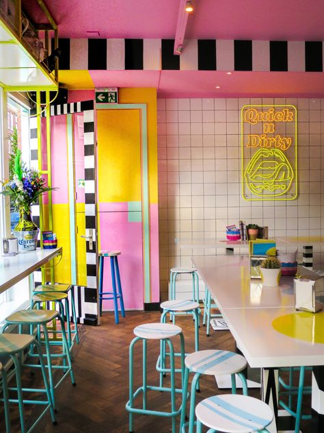 Pop Restaurant Design, Estilo Kitsch, Colorful Cafe, Mexican Restaurant Decor, Colorful Restaurant, Pisco Sour, Decoration Restaurant, Cafe Shop Design, Memphis Design