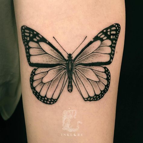 Monarch Tattoo, Ankle Foot Tattoo, Monarch Butterfly Tattoo, Back Of Arm Tattoo, Feminine Tattoo Sleeves, M Tattoos, Vine Tattoos, Cute Small Tattoos, Cool Small Tattoos