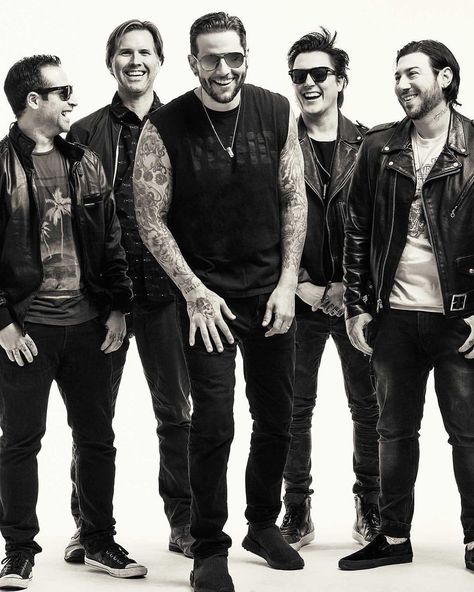 M.Shadows on Instagram: “📷: @metalhammeruk #a7x #avengedsevenfold” Avenged Sevenfold Wallpapers, Avenged Sevenfold Band, Matt Sanders, Matt Shadows, The Rev Sullivan, Jimmy The Rev Sullivan, Jimmy The Rev, Zacky Vengeance, Synyster Gates