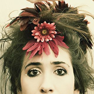 Imogen Heap Boho Icons, Imogen Heap, Cool Rocks, Frou Frou, She Song, Female Singers, Beautiful Person, Kinds Of Music, Sound Of Music