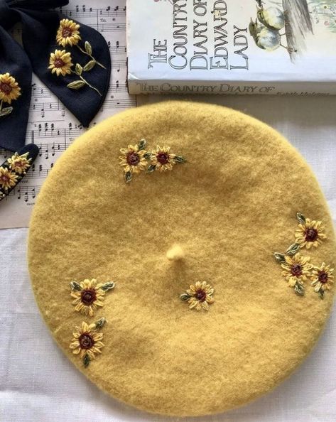 Wool Berets, Embroidery On Clothes, 자수 디자인, Crewel Embroidery, Hand Embroidery Stitches, Berets, Cute Hats, Hand Embroidery Patterns, Embroidery Inspiration