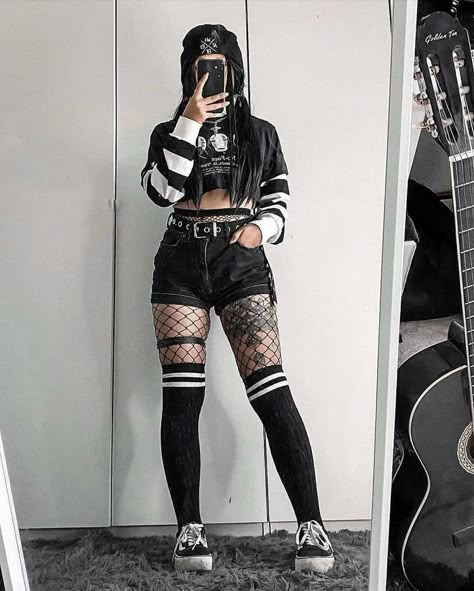 E Girl Style, Egirl Fashion, E Girl Outfits, Punk Emo, E Girl, Tomboy Style Outfits, Looks Black, Alt Fashion, Style Clothes