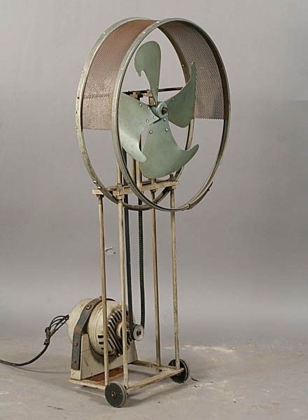 Vintage Industrial Factory Fan @ LiveAuctioneers Vintage Fan Decor, Vintage Fan, Fan Chandelier Industrial, Fan Victorian, Antique Fans Electric Vintage, Industrial Fan, Industrial Factory, Antique Fans, Retro Fan