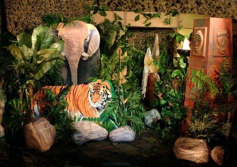 Jungle Props, Wildlife Wedding, Jungle Centerpieces, Jungle Amazon, Vbs Jungle, Zebra Wedding, African Safari Theme, Safari Centerpieces, Leopard Wedding