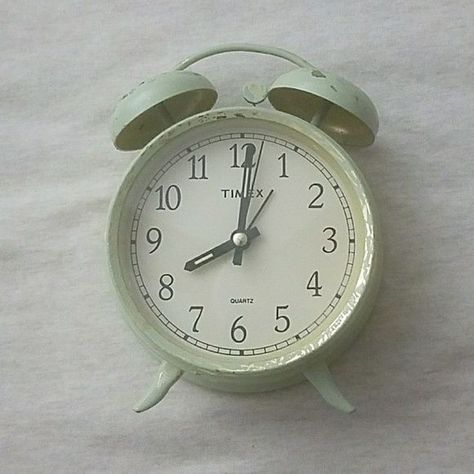 Green Telephone Aesthetic, Alarm Clock Aesthetic Vintage, Alarm Clock Vintage, Vintage Alarm Clock Aesthetic, Green Clock Aesthetic, Sage Green Things, Green Clock Icon, Alarm Aesthetic, Aesthetic Alarm Clock