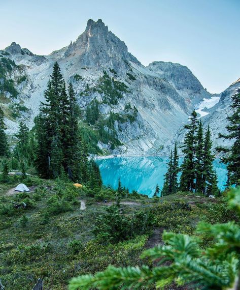 AllTrails on Instagram: “Marmot Lake and Jade Lake trail is a 20.7 mile out and back trail that shows off some of Washington's iconic landmarks. Did we mention it's…” Ross Lake Washington, Rattlesnake Lake Washington, Washington Nature, West America, Washington Trip, Washington State Parks, Maligne Lake, Vacay Ideas, Oregon Trip