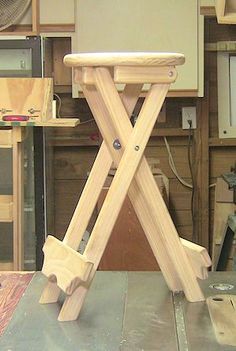 How to Build a Folding Stool - by WoodJediNTraining @ LumberJocks.com ~ woodworking community Folding Bar Stools, Folding Bar, Ashley Furniture Chairs, Chair Redo, Diy Stool, Wood Table Diy, Folding Step Stool, Kursi Bar, Woodworking School