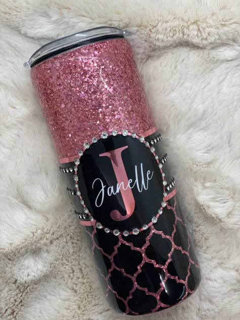 25 oz duo - HOGG #peachyoliveglitter London ~ Briar Rose Pink And Black Tumbler Ideas, Classy Tumbler Ideas, Glitter Resin Tumbler, Sublimation Wine Tumbler Ideas, Girl Tumbler Cup Ideas, Cool Tumbler Designs, Sublimation Cup Ideas, Tumblers With Vinyl Ideas, Tumbler Cups Ideas