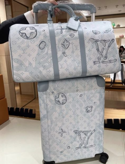 Louis Vuitton Luggage Set, Luxury Suitcase, Louis Vuitton Suitcase, Louis Vuitton Luggage, Luxury Lifestyle Fashion, Luxury Bags Collection, Louis Vuitton Collection, Louis Vuitton Purse, Fancy Bags