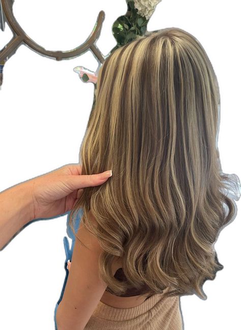 𝘾𝙝𝙪𝙣𝙠𝙮 highlights 😎 #90shair #chunkyhighlights #highlights #blondehair #blonde #haircolour #longhair #hairstyles #london #croydon #purley | Instagram Slightly Chunky Highlights, Blonde With Chunky Brown Lowlights, Light Blonde Highlights On Brown Hair, High Light Hair, Light Brown Blonde Highlights, Blonde Chunky Highlights, Thick Blonde Highlights, Blonde Chunks, Chunky Blonde Highlights