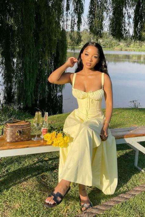 Yellow Dress Picnic, Yellow Birthday Outfits, Outfit Ideas For Picnic, Graduation Outfit Ideas For Guest Casual, Picnic Dress Aesthetic, Birthday Picnic Outfit, Picnic Outfits Aesthetic, Picnic Outfit Ideas Summer, Sundress Outfit Black Women