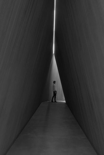 Shadow Architecture, Richard Serra, Bg Design, Brutalist Architecture, Meditation Space, Light And Space, April 13, October 1, Light Architecture