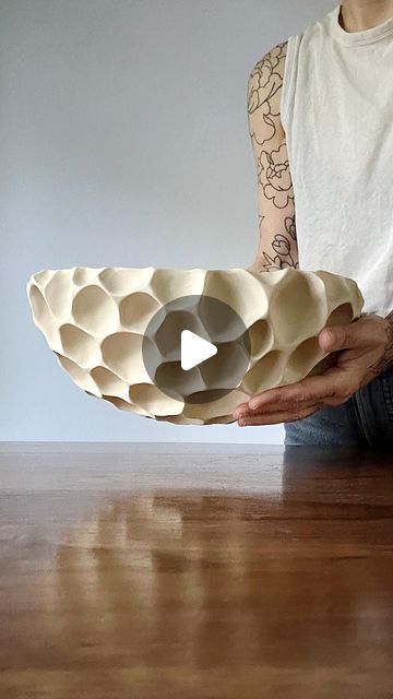 Heather Knight on Instagram: "Enjoying this process so much right now that I've already started another batch. 🖤 • This bowl will be available on my website this weekend! • • • #ceramicsvideo #artisticprocess #ceramics #potteryvideo #satisfying #ceramics #studiopottery #contemporarycraft #finecraft #handcrafted" Ceramic Craft Ideas, Handmade Ceramic Bowls Ideas, Ceramic Art Bowl, Ceramic Bowl Designs, Bowl Ceramic Design, Handmade Ceramics Ideas Pottery, Handmade Pottery Ideas, Ceramic Sculpture Ideas, Diy Ceramic Bowl