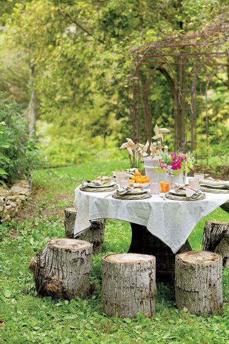 Virginia Farmhouse, Outdoor Buffet, Tree Stump Table, Stump Table, Party Seating, Tree Stumps, Simple Tree, Party Table Decorations, Tree Stump