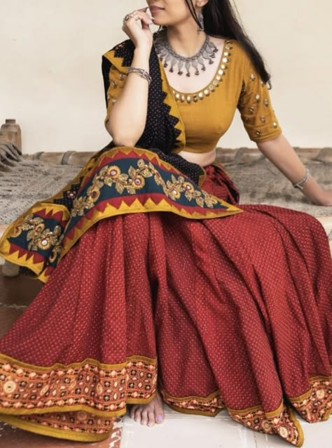 Gamthi Blouse Designs Latest, Simple Chaniya Choli For Navratri, Simple Navratri Chaniya Choli, Simple Chaniya Choli Designs Latest, Navratri Chaniya Choli Latest 2023, Gamthi Blouse Designs, Latest Chaniya Choli Design For Navratri, Simple Navratri Outfits, Navratri Skirt