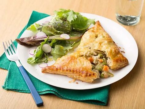 Pie Turnovers, Turnover Recipes, Chicken Pot, Poultry Recipes, Chicken Pot Pie, Family Friendly Meals, Pot Pie, Baklava, Turkey Recipes