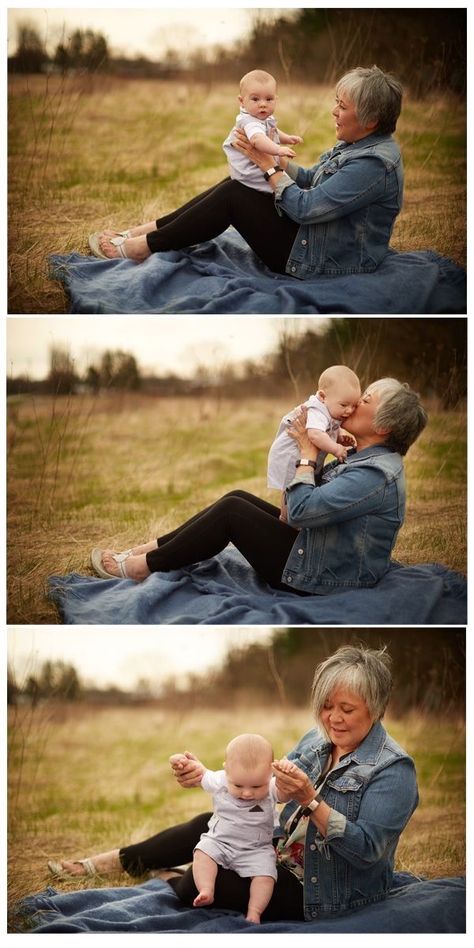 Grandparents Photo Frame, Grandkids Photography, Grandparents Photography, Large Family Poses, Diet Funny, Grandparent Photo, Generation Photo, Family Photoshoot Poses, Family Picture Poses