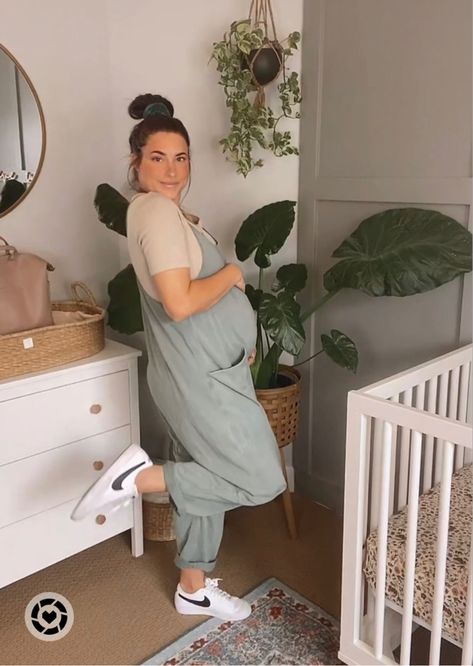 Cute Bump Outfits Summer, Maternity Outfits Summer Plus Size, Spring Maternity Outfits Plus Size, Pregnant In Summer Outfits, Maternity Trendy Outfits, Pregnancy Summer Outfit, Plus Size Maternity Clothes Summer, Baby Bump Outfits Summer, Maternity Street Style Summer