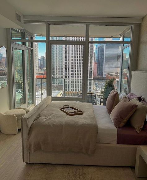 No Tv Bedroom, High Rise Apartment Bedroom, New York Bedroom Aesthetic, Nyc Apartment Bedroom, New York Bedroom, Condo Bedroom, Aesthetic Apartment, Chicago Apartment, Dream Apartment Decor