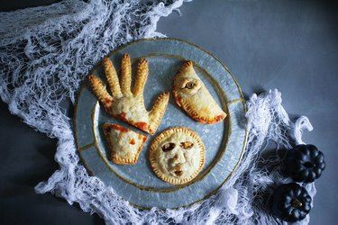 How to Make Creepy Halloween Hand Pies | eHow Halloween Handpies, Halloween Hand Pies, Severed Hand, Pie Images, Hand Pies Savory, Pie Designs, Halloween Snacks For Kids, Shrunken Head, Healthy Halloween Snacks