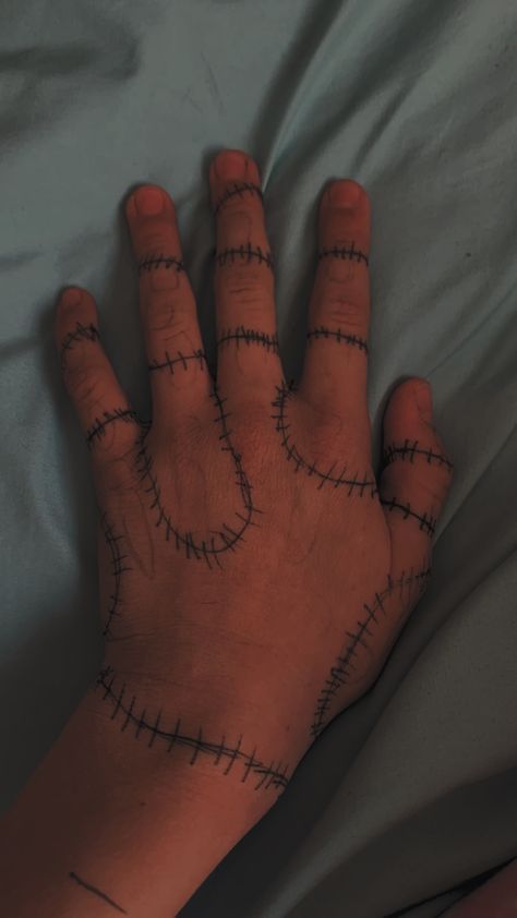 Skeleton Drawing On Hand Easy, Doodles To Draw On Your Hand Easy, Easy Thing To Draw On Your Hand, Zombie Doodle Easy, What To Draw On Your Hand With Sharpie, Leg Doodles Pen, Y2k Things To Draw On Your Hand, Pen Art On Hand Easy, Easy Skeleton Hand Drawing