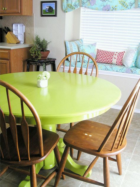 Even the most un-inspiring piece of furniture can be turned into a jewel after a good coat of paint! | eatwell101.com Lime Green Table, Blue Kitchen Tables, Dinner Table Diy, Painted Dining Room Table, Painted Kitchen Tables, Painted Dining Table, Dining Table Makeover, Monster House, Black Dining Room