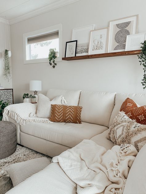 Living room inspo, gallery wall, white wall and cream couch, throw pillows, cozy living rooms. Beige Sofa Pillows Color Schemes, Cream Couch Living Room Color Schemes, Beige Sofa Pillows, Cream Couch Living Room, Light And Bright Living Room, White Couch Pillows, Beige Sofa Living Room, Cream Couch, Do Me A Favour