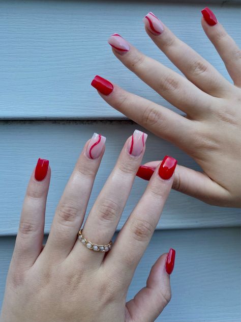 Red Nails Easy Design, Red And White Aesthetic Nails, White And Red Christmas Nails Short, Classic Red Nails Design, Red Hoco Nails Square, Red Nail Designs Easy, Short Simple Christmas Nails Acrylic, Red Nails With Swirls, Short Nail Designs Red And White