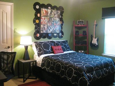 Kristen's Creations: Chase's Rock N Roll Bedroom Rock Bedroom Ideas, Rock N Roll Bedroom, Rock And Roll Room, Rock Bedroom, Music Themed Bedroom, Teen Girl Wall Art, Garage Punk, Music Bedroom, Japandi Bedroom