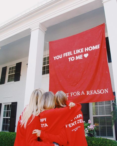 YOU feel like home to me♥️. From strangers to sisters, I’m SO glad we met. This sisterhood is for life, Zeta Love is SO SO evident!! 💌 Thank you Epsilon for the friendships that will last FOREVER. + #TAGASIS who turned from a stranger to a sister!❤️ #STRANGERSTOSISTERS #IMSOHAPPYWEMET Sorority Sisterhood Ideas, Sorority Social Themes, Sorority Work Week, Sisterhood Events, Sorority Socials, Sorority Themes, Sorority Sisterhood, Sorority Banner, Social Themes