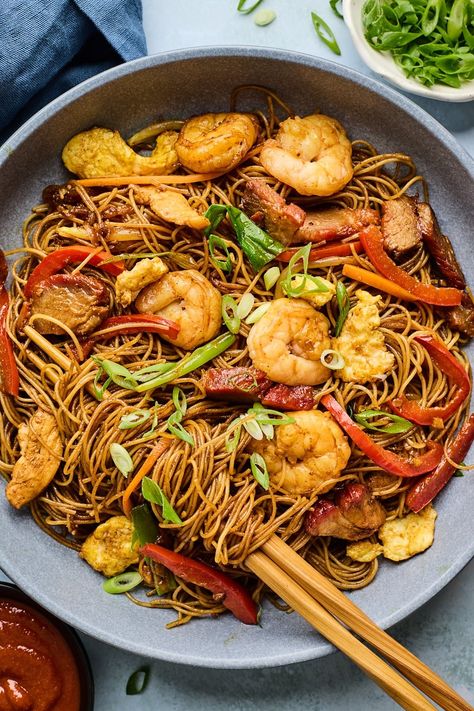 Singapore noodles (Singapore Mei Fun) | Olive & Mango Shrimp Mei Fun Recipe, Vietnamese Pork Belly, Singapore Noodle, Mei Fun Noodles, Mei Fun Recipe, Mei Fun, Thai Food Dishes, Stir Fried Veggies, Delicious Noodles