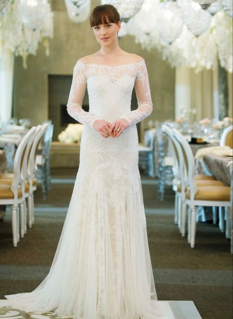 Monique Lhuillier Lace, Monique Lhuillier Bridal, Vogue Wedding, Fifty Shades Freed, Wedding Dress Train, Monique Lhuillier, Dakota Johnson, Free Wedding, Fifty Shades