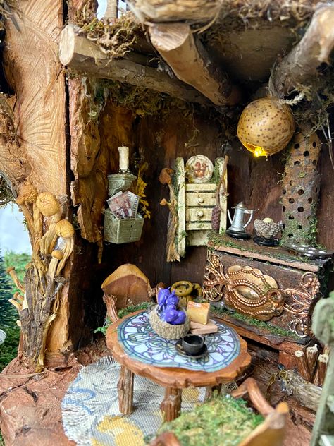 Rustic woodstove made from jewelry fittings and scrap pieces of rusted, junk metal! <SOLD> Fairies Garden, Fairy House Diy, Fairy Garden Designs, Fairy Garden Crafts, Mouse House, Miniature Gardens, Fairy Furniture, Fairy Forest, Fairy Tree