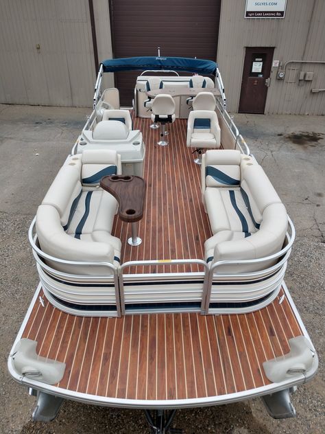 Pontoon Boat Restoration, Pontoon Boat Decor, Boat Flooring Ideas, Bass Boat Ideas, Pontoon Seats, Pontoon Boat Accessories, Pontoon Boat Seats, Boat Luxury, Party Barge