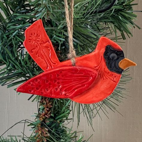 Clay Cardinal Bird, Ceramic Bird Ornaments, Clay Bird Ornaments, Ceramic Cardinal, Bird Sketches, Dough Crafts, Ceramic Christmas Decorations, Clay Bird, Cardinal Ornaments