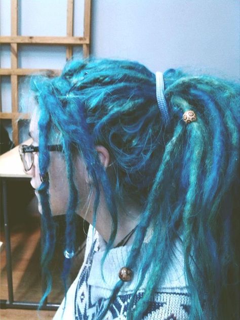 #dreads #dreadlocks Blue Dreadlocks, Dyed Dreads, Colored Dreads, Dreadlocks Girl, Dreads Girl, Beautiful Dreadlocks, Synthetic Dreads, Dread Hairstyles, Dreadlock Hairstyles