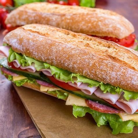 Submarine Sandwich, Salami Sandwich, School Meal, Easy Sandwich Recipes, Freshly Baked Bread, Sub Sandwiches, Easy Healthy Meal Prep, Baked Bread, School Food