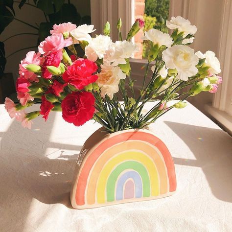 Rainbow Pottery Painting Ideas, Pride Ceramics, Rainbow Ceramics Ideas, Rainbow Ceramics, Pottery Rainbow, Rainbow Pottery, Rainbow Vase, Ceramic Rainbow, Clay Rainbow