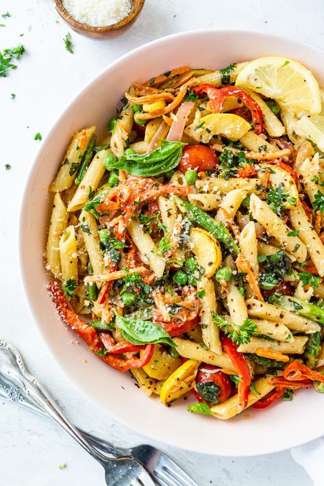 Spring Pasta Primavera, Pasta Primavera Recipes, Easy Pasta Primavera, Primavera Recipe, Pasta Primavera Recipe, Spring Pasta, Oh Sweet Basil, Creamy Mushroom Pasta, Pasta Primavera