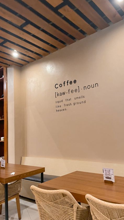 Diy Coffee Shop Decor, Coffee Restaurant Aesthetic, Spot Foto Cafe, Foto Kopi Aesthetic, Coffee Shop Aesthetic Wallpaper, Starbucks Quotes, Minimalist Coffee Shop, Minimalist Boutique, Takeaway Shop