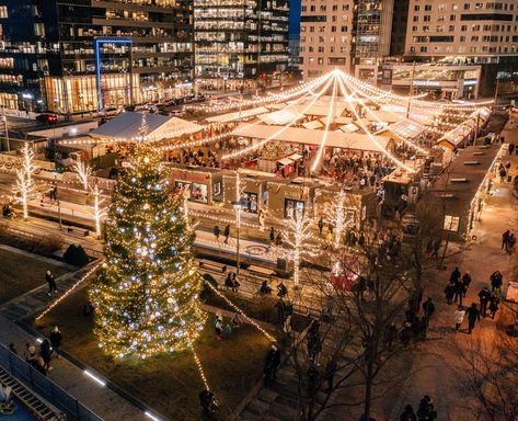 Boston Neighborhoods, Winter Market, Boston Things To Do, Food Activities, Best Christmas Markets, New England Travel, Christmas Events, Christmas Town, Holiday Market